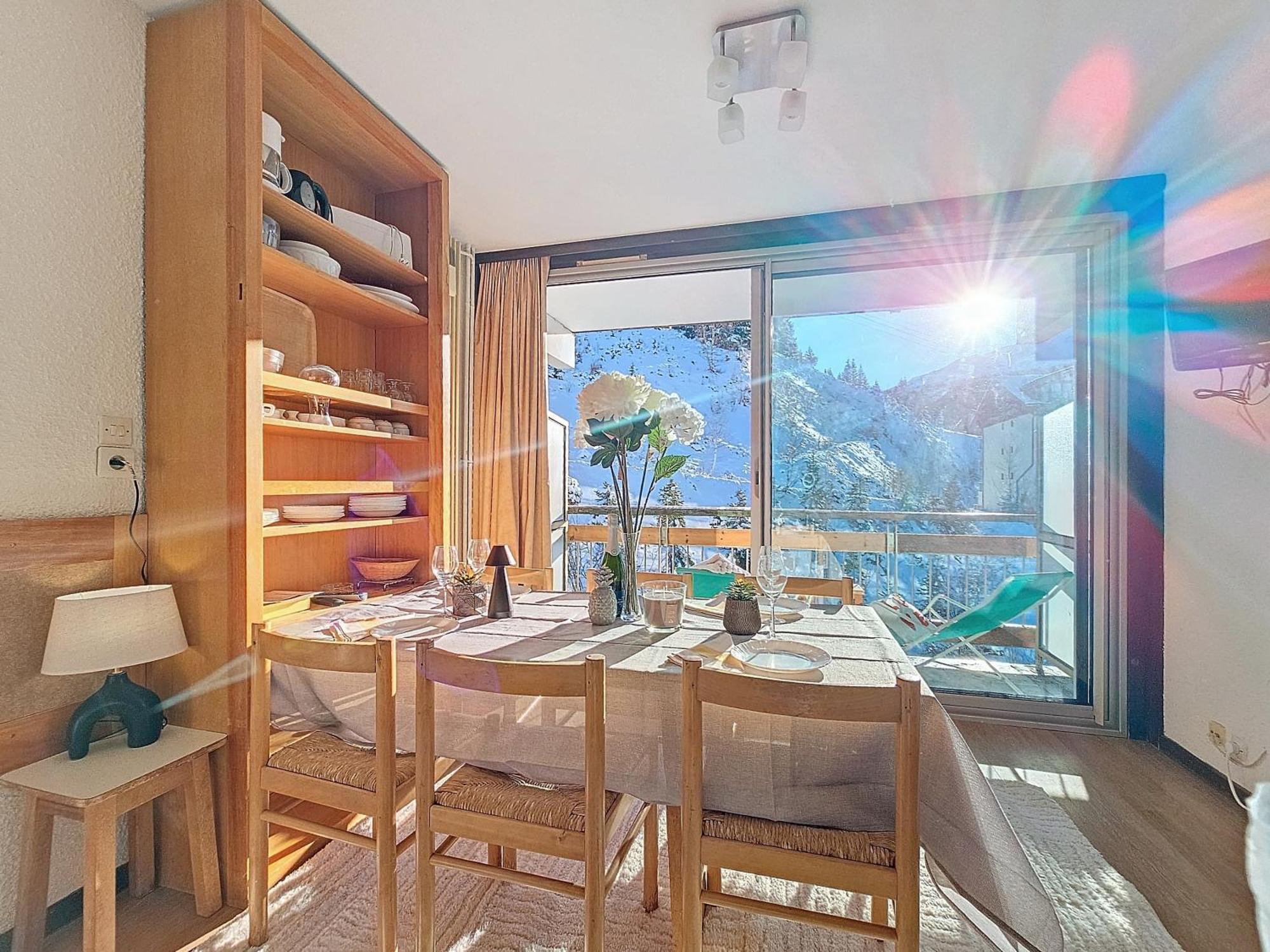 1650 -front De Neige Mountain View 7s09 Apartment